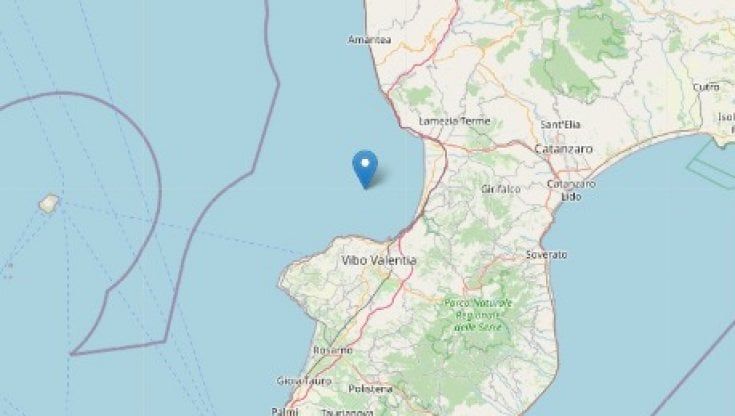 Calabria, terremoto di magnitudo 4.3: evacuati uffici e scuole. Bloccati i treni per Roma