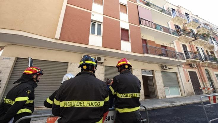 “Raccolta fondi per la festa dei vigili del fuoco”, ma è una truffa: a Bari decine di segnalazioni