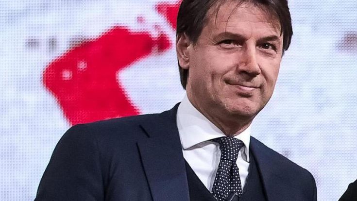 Conte, il tecnico ostaggio dei partiti: “Ma io sono un mediatore nato” 