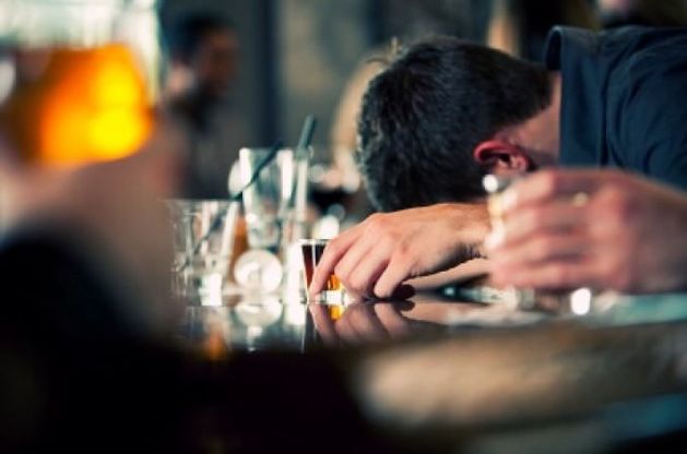 Scuole di pediatria: sos droghe leggere e alcol  per gli adolescenti