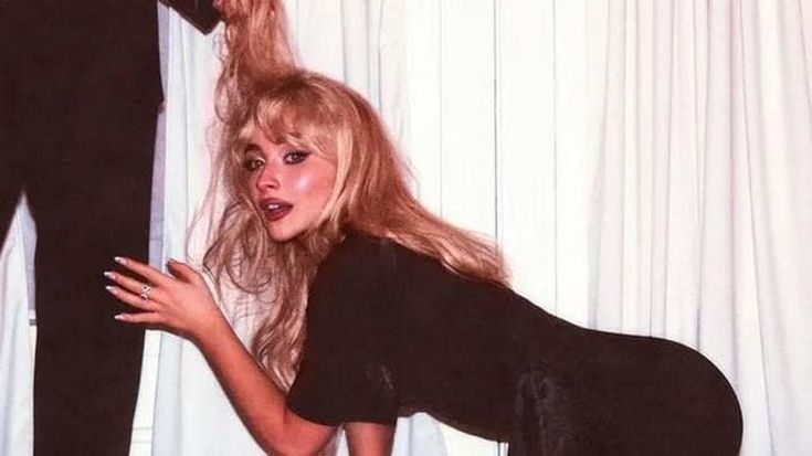 Sabrina Carpenter, la svolta sexy: foto nuda e copertina provocatoria