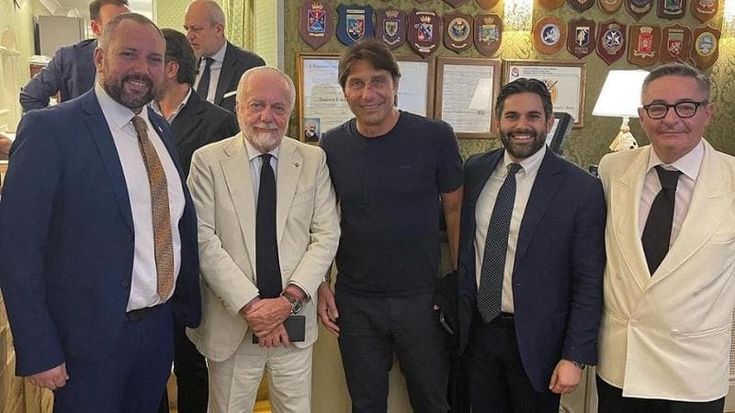 “Benvenuto Antonio”, inizia l’era Conte. L’emozione del top allenatore: “Napoli è una piazza di importanza globale, il mio impegno sarà totale
