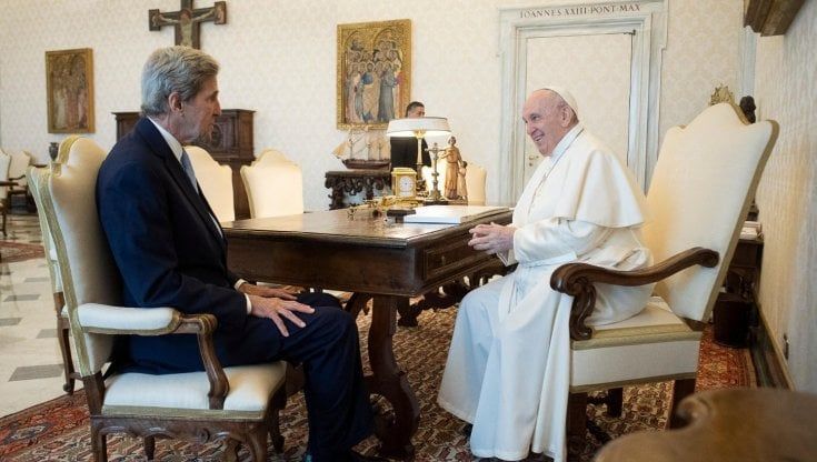 Kerry: "Il Papa è un'autorità morale e una delle voci più potenti del pianeta"
