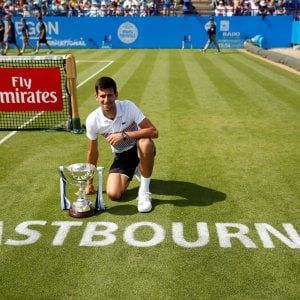 Tennis: Djokovic in forma Wimbledon, vince sull'erba a Eastbourne