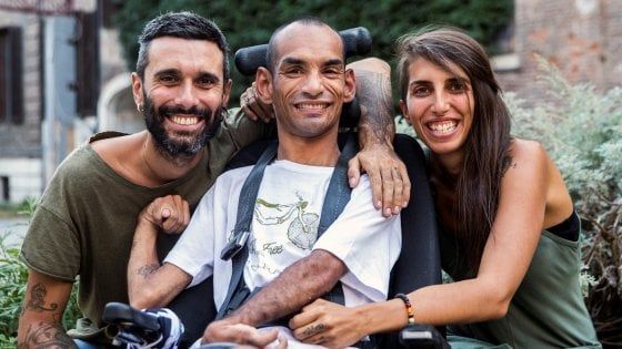 Da Torino a Tokyo in carrozzina per assistere alle Paralimpiadi, il sogno di Sami vuole diventare realtà 