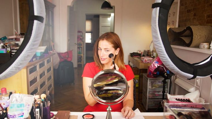 Vita da influencer, le confessioni di ClioMakeUp: “Ho 10 milioni di follower ma da ragazzina mi sentivo bruttina. Alle serate mondane preferisco il pigiama di pile”