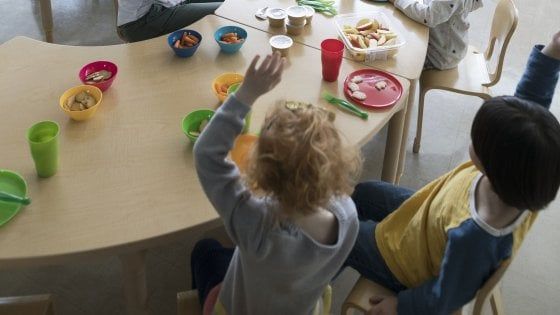 Brindisi, stipendi inferiori al contratto per 11 dipendenti degli asili nido: arrestato imprenditore 