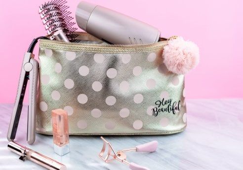 10 prodotti che non devono mancare nel beauty case di primavera 
