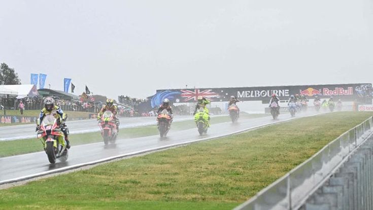 MotoGp Australia, gara annullata per maltempo. Addio amaro alla pista di Phillip Island
