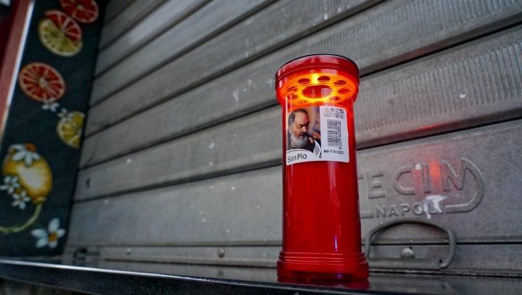 Covid, a Salerno presidio dei commercianti: "Futuro incerto"