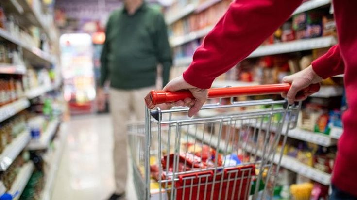 I supermercati reggono, ma per i prossimi giorni rischio scaffali vuoti
