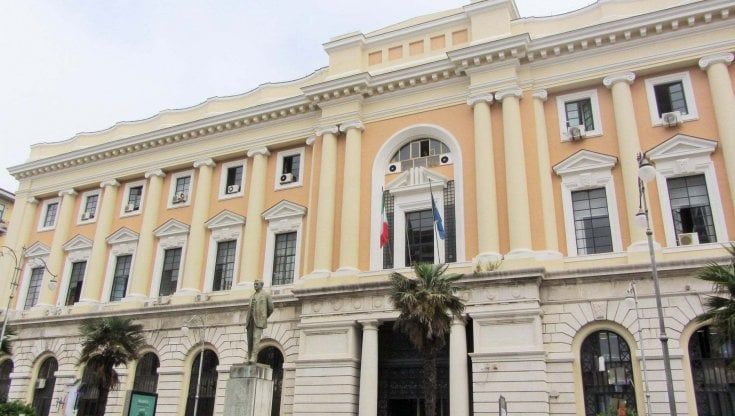 Chirurgo arrestato e sospeso a Salerno: la Cassazione annulla la sentenza