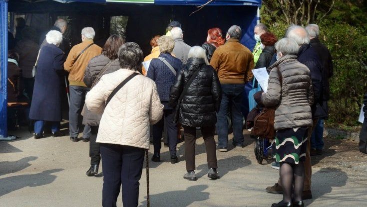 Coronavirus, il bollettino di oggi 7 ottobre in Lombardia: 295 casi e 6 morti, positività allo 0,5%