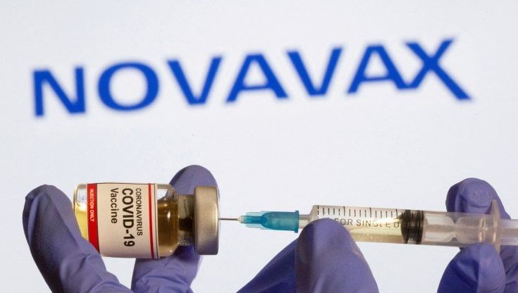 Novavax, in Lombardia si parte con il nuovo vaccino Covid dal 1° marzo: in ritardo le consegne