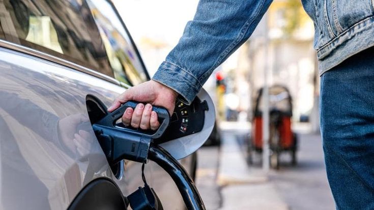 Auto elettriche: nel 2026 una vendita su quattro sarà EV