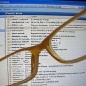Torino, manda e-mail con ingiurie, ma viene assolto: "Era esasperato, offese giustificate"