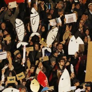 Sardine, l'annuncio di CasaPound: "Saremo in piazza a Roma". Parte la protesta. I fondatori del Movimento: "Siamo antifascisti"