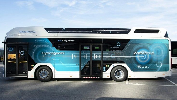 Toyota, l'idrogeno sale sui bus