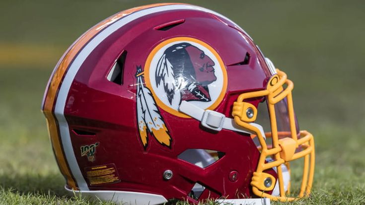 Trump sfida i Commanders: “Tornate al nome Redskins o niente stadio”
