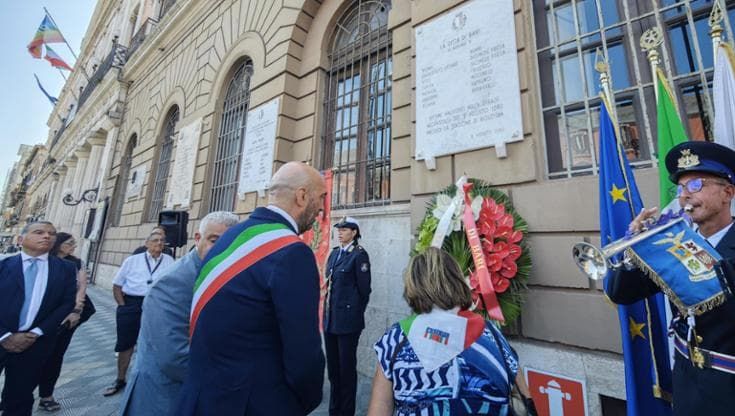 Bari ricorda la strage di Bologna, 45 anni dopo. Leccese: “Proteggiamo i valori della democrazia”