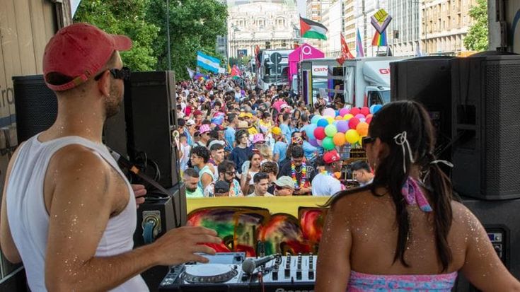 Schlein al Pride di Milano nel ricordo di Mirko: “L’omotransfobia uccide”