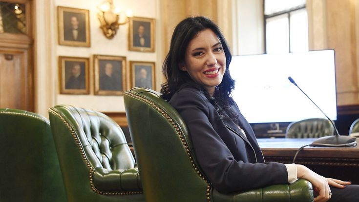 Lucia Azzolina: “No al sei politico. E se l’emergenza continua, ci sarà un piano per la maturità”