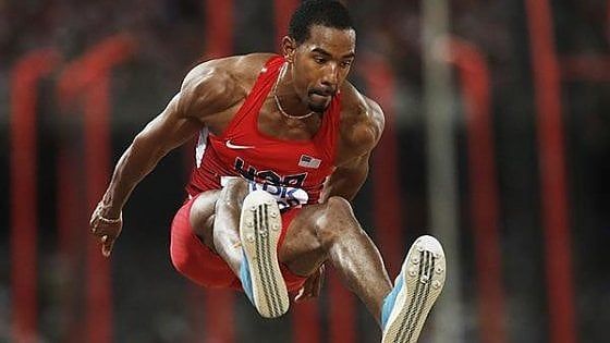 Salta chi può, salti chi vuole. A Rimini la festa dell'elasticità