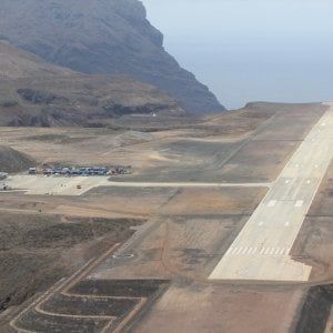 Vento killer, l'aeroporto di Napoleone da 370 milioni di euro non può aprire
