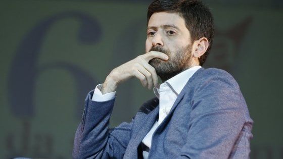 Pd, più vicina l'intesa con Mdp. Speranza: "Mi ha chiamato Timmermans, chiede di stare insieme"