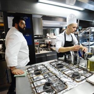 La golosa cucina napoletana del Cannavacciuolo Bistrot conquisterà Torino 