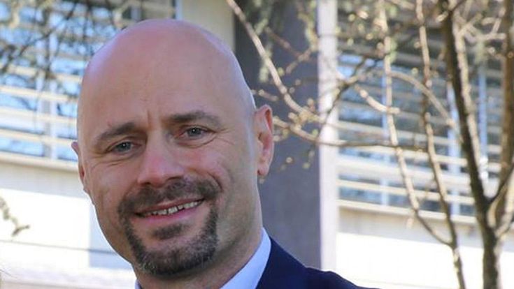Bibbiano, il ritorno del sindaco: “Io crocifisso per prendere voti”