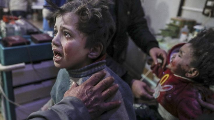 Il dramma del medico tra le macerie di Ghouta: “Io, impotente in mezzo a morti e feriti”