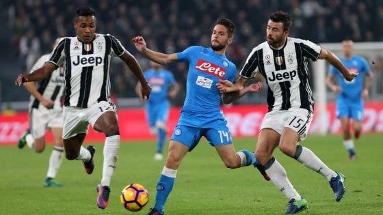 Napoli-Juve: sale l'attesa per il big match. Previsto il record stagionale di presenze al San Paolo. Almeno in 55mila sugli spalti