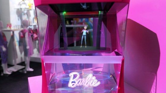 "Hello Barbie", la bambola più famosa del mondo diventa un ologramma