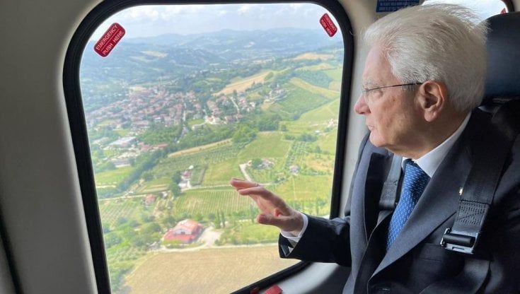 La carezza di Mattarella alla Romagna alluvionata: "Niente pause negli aiuti, sarò accanto al governo" 