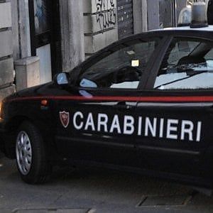 Firenze, in coda agli Uffizi due finte mime borseggiatrici