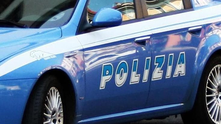 Piazza XX settembre e via Galliera, rapine e due aggressioni in pochi minuti