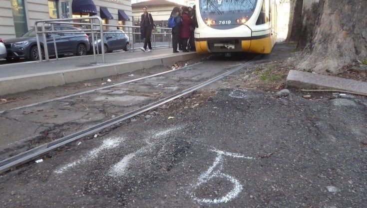 Ragazza investita e uccisa dal tram a Milano, il giudice ordina nuove indagini