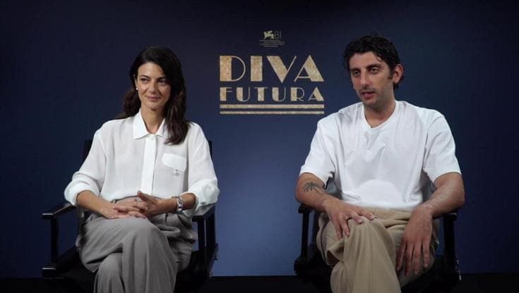 'Diva Futura' a Venezia 81, Pietro Castellitto è Riccardo Schicchi: “Ha costruito un mondo in cui poter esistere”