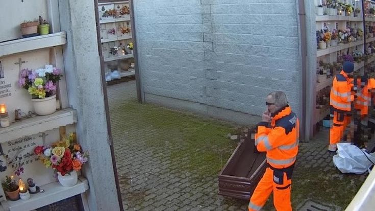 Salme fatte a pezzi per svuotare i loculi, il dg Ama: "Verifiche iniziate grazie ai dipendenti onesti"