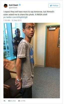 Texas, 14enne arrestato per un orologio simile a una bomba: Obama lo difende