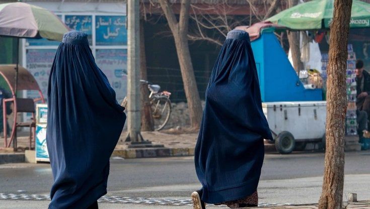 Burqa obbligatorio in Afghanistan, Guterres: "I talebani tengano fede alle promesse"