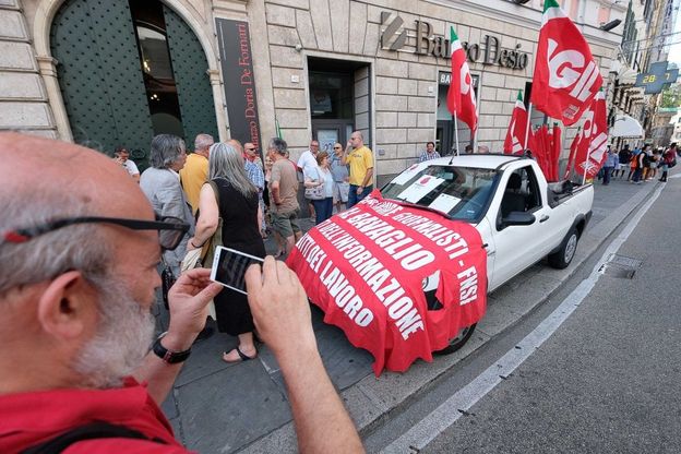 "No alla repressione", il no di Genova alle violenze di Erdogan