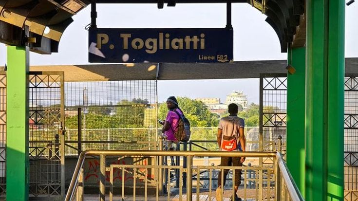 Omicidio alla stazione Togliatti: difende un amico e viene ucciso da un rapinatore con un cacciavite