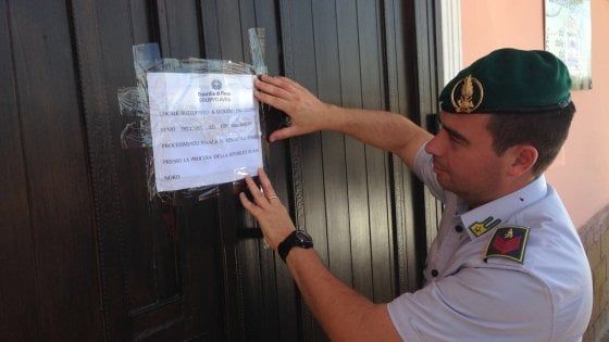 Consigliere comunale di Casal di Principe truffava ignari contribuenti con una lettera su carta intestata dell’Agenzia delle Entrate