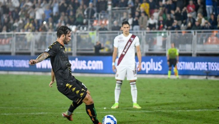 Venezia-Torino, Juric: "Dobbiamo leggere meglio le partite". Zanetti: "Per voler vincere abbiamo rischiato di perdere"