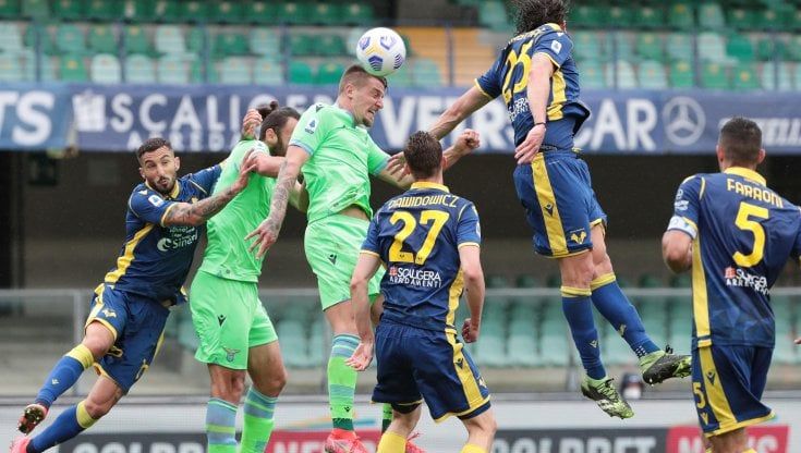 Verona-Lazio 0-1, Milinkovic al 92' tiene i biancocelesti in corsa per la Champions