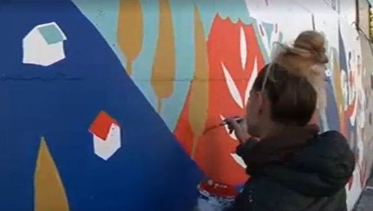 Femminicidi, a Bolzano un murale per ricordare Agitu