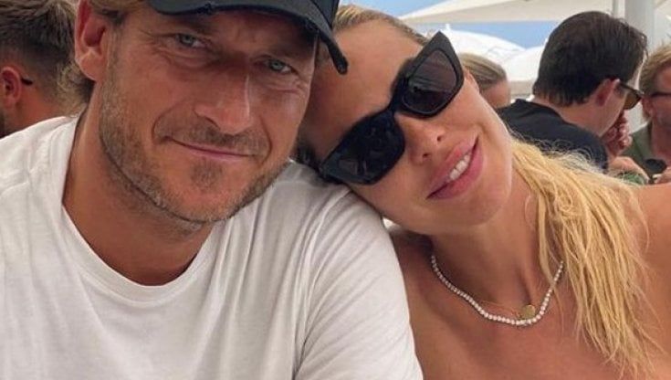 "Buon compleanno Ilary, metà degli anni li abbiamo passati insieme". Gli auguri di Totti alla moglie