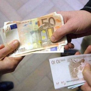 Prestavano soldi a usura, nei guai marito e moglie di Valgioie